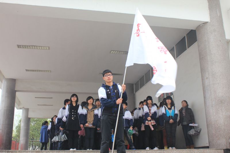 缅怀革命先烈，弘扬民族精神—3月30日泰州实验中学清明节祭扫活动