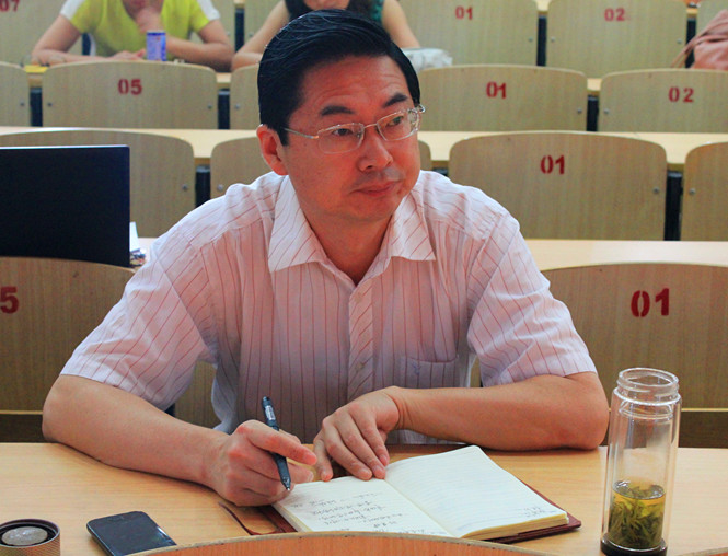 泰州实验中学邀请陈莱建教授来校培训