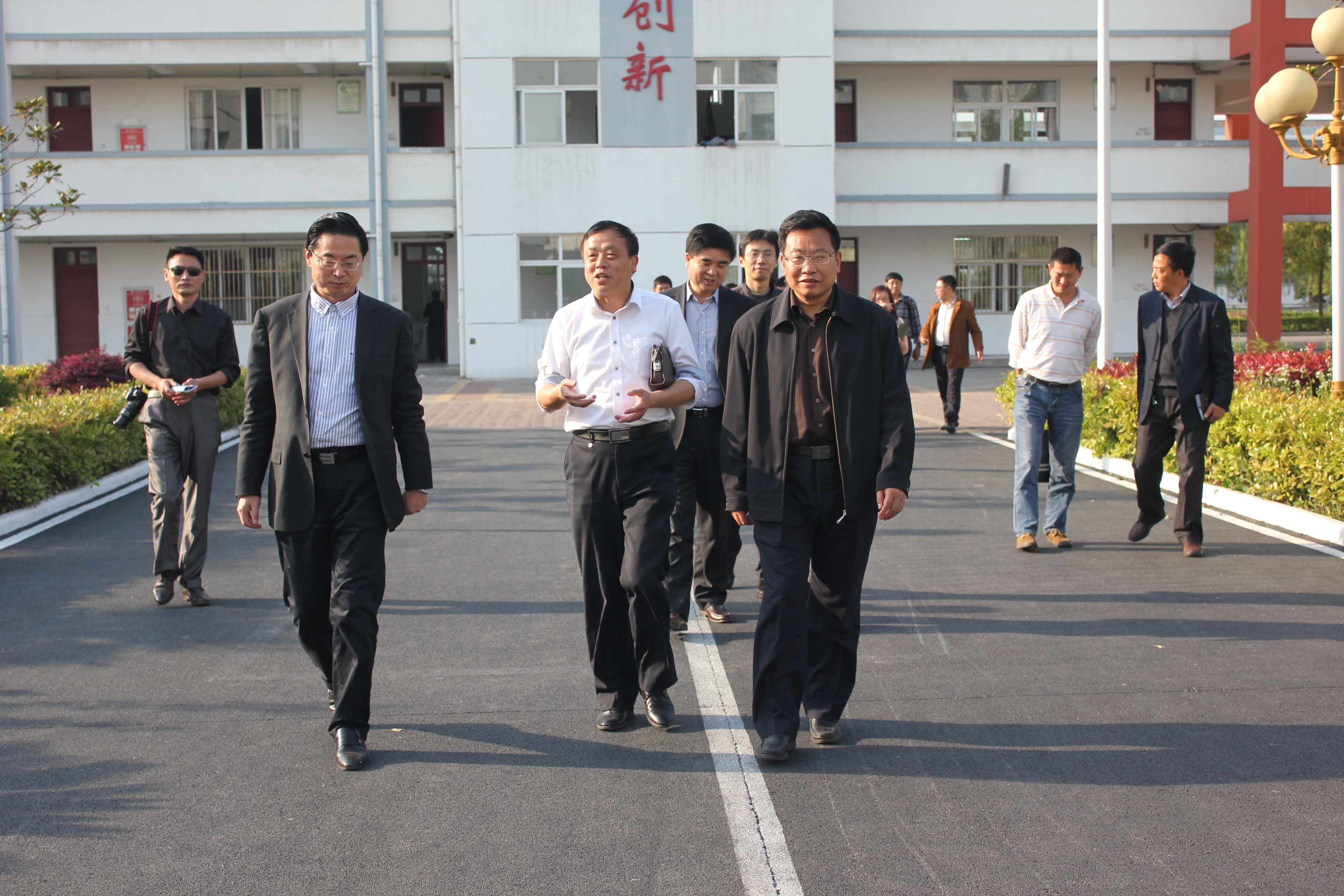 江西省教育考察代表团访问我校