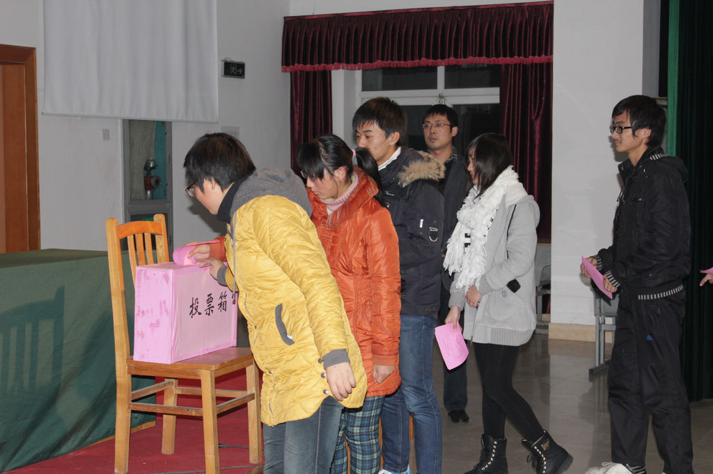 共青团泰州实验中学第十次团代会胜利召开